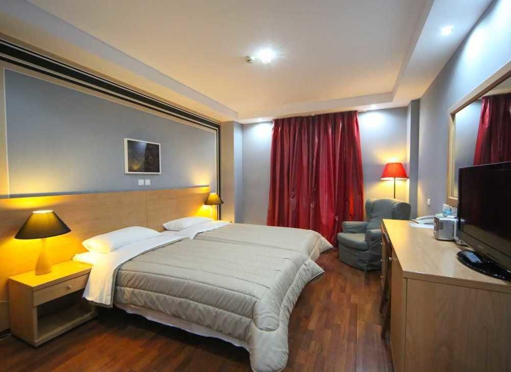 Hotel Athina Airport 3*