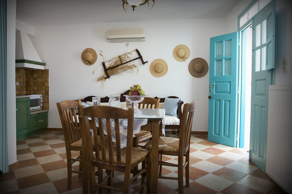 Guest house Glarakia Adamantas (Milos)