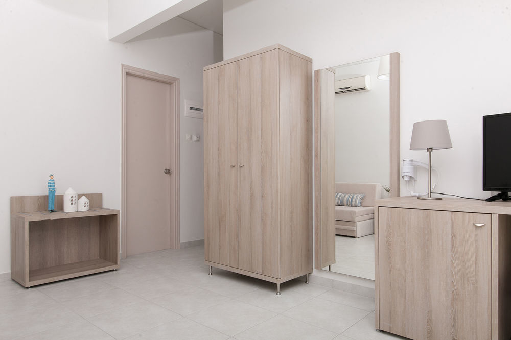 12 Olympian Gods Hotel 3*
