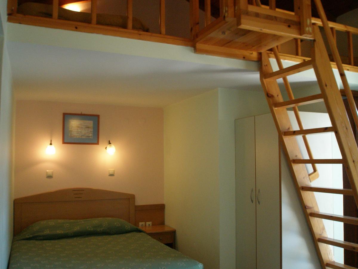 Alonia & Maisonettes Apartment *