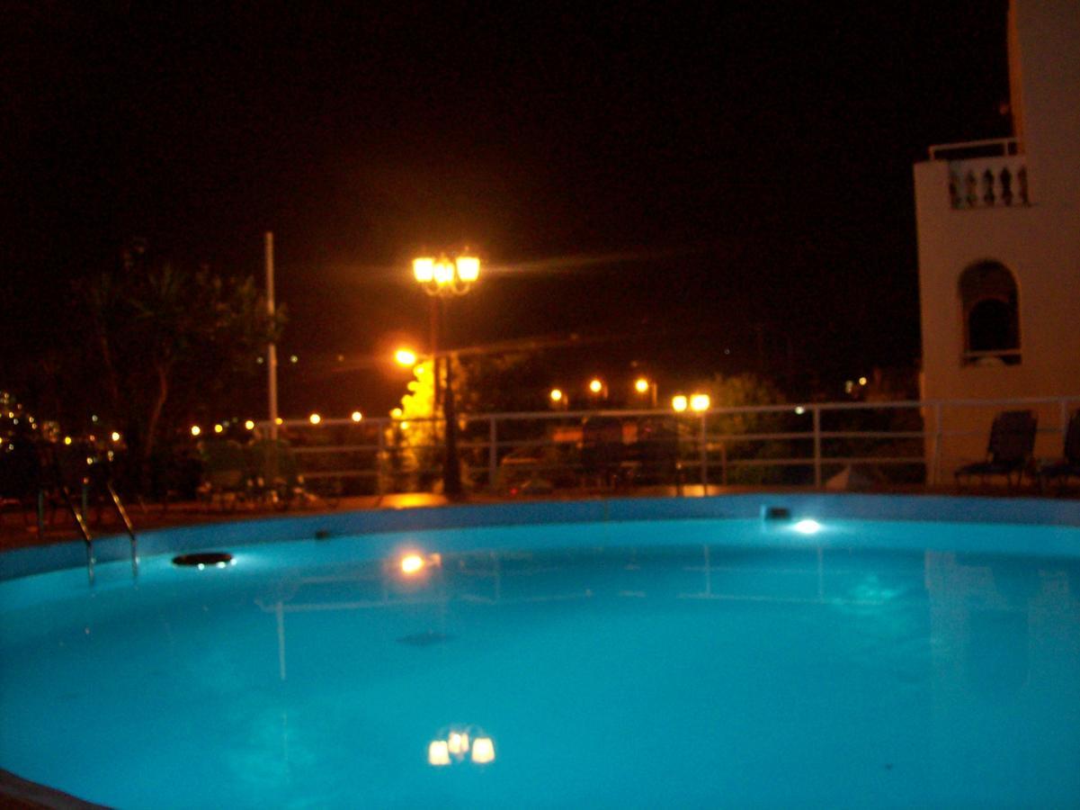 Bay Aparthotel 2*