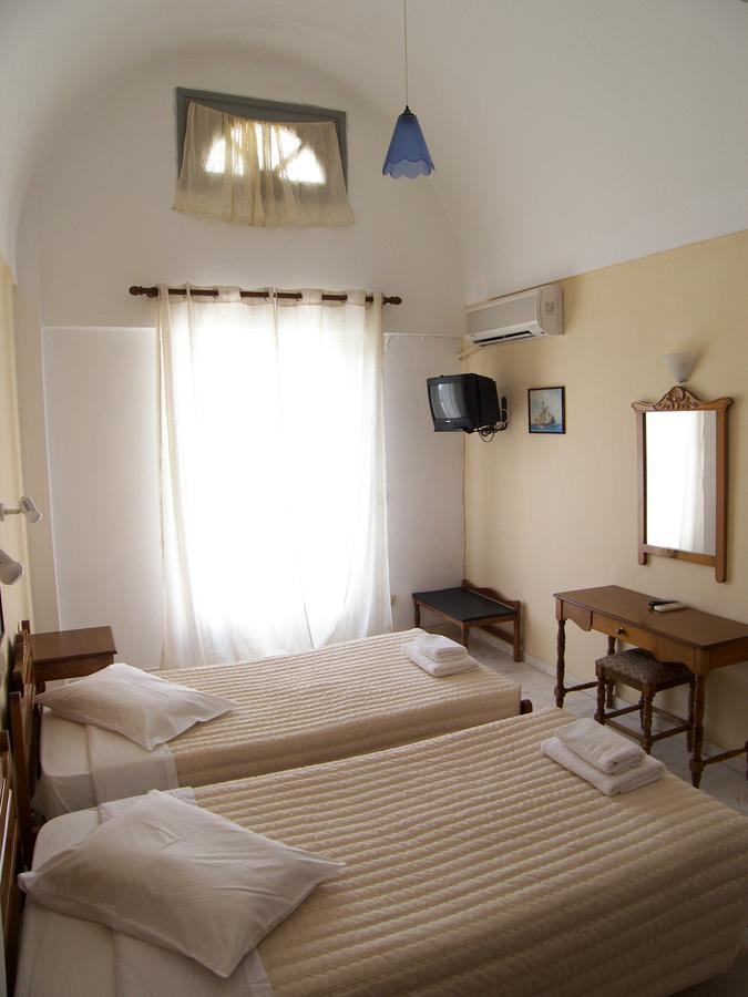 Alia Kamari (Santorini)