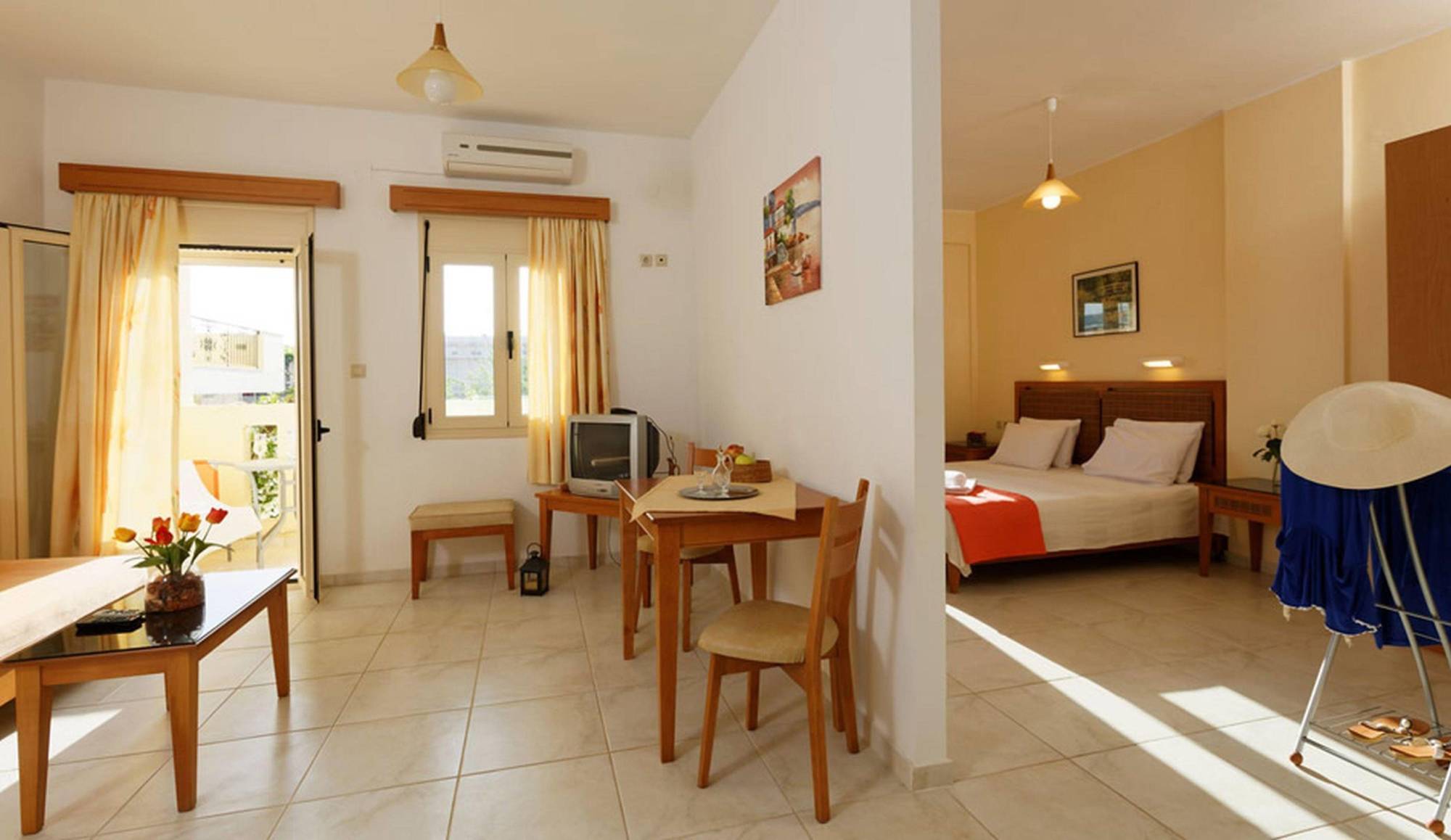 Fotis Aparthotel 4*