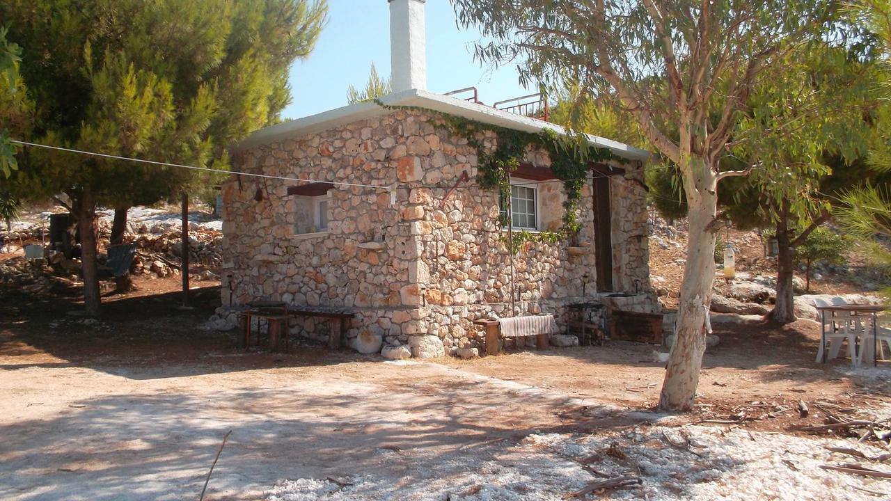 Lithahiro Stone House *