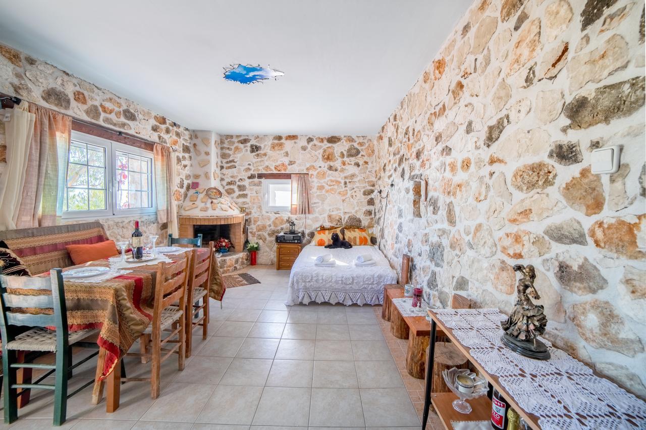 Lithahiro Stone House