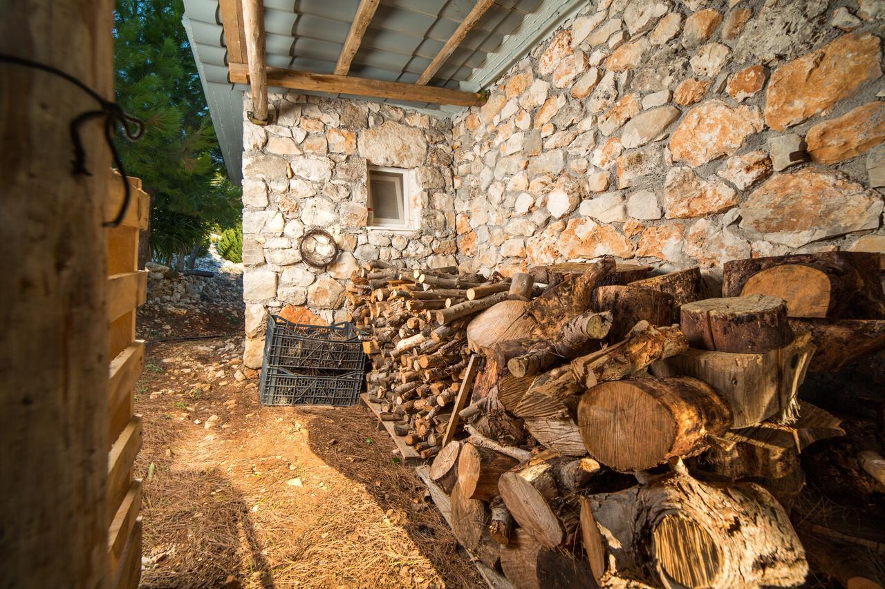 Lithahiro Stone House