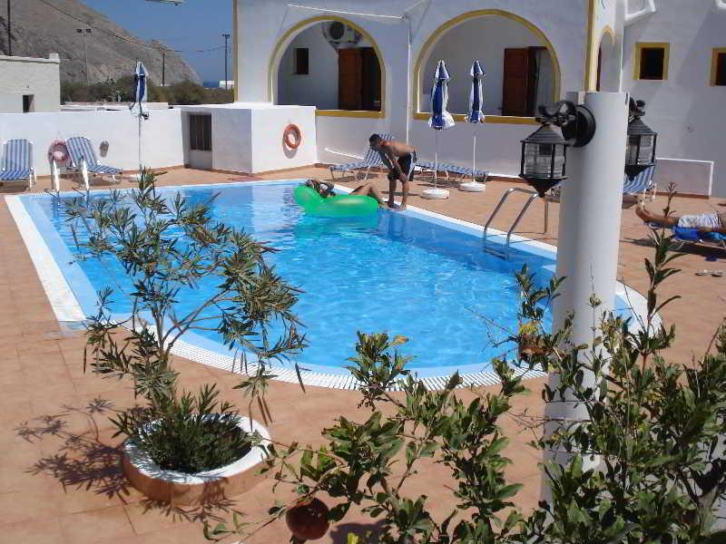 Privee Santorini