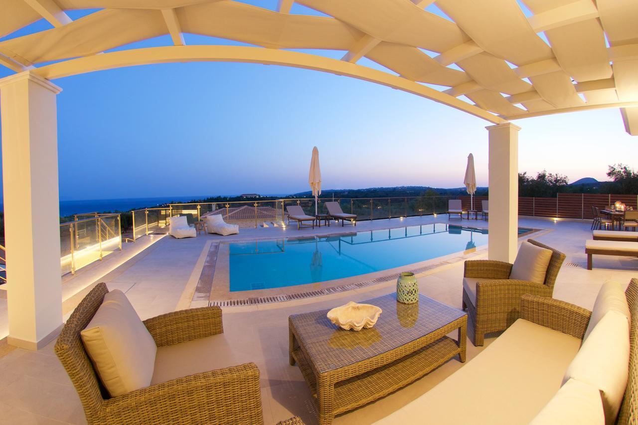 Villa Ion Pangea *