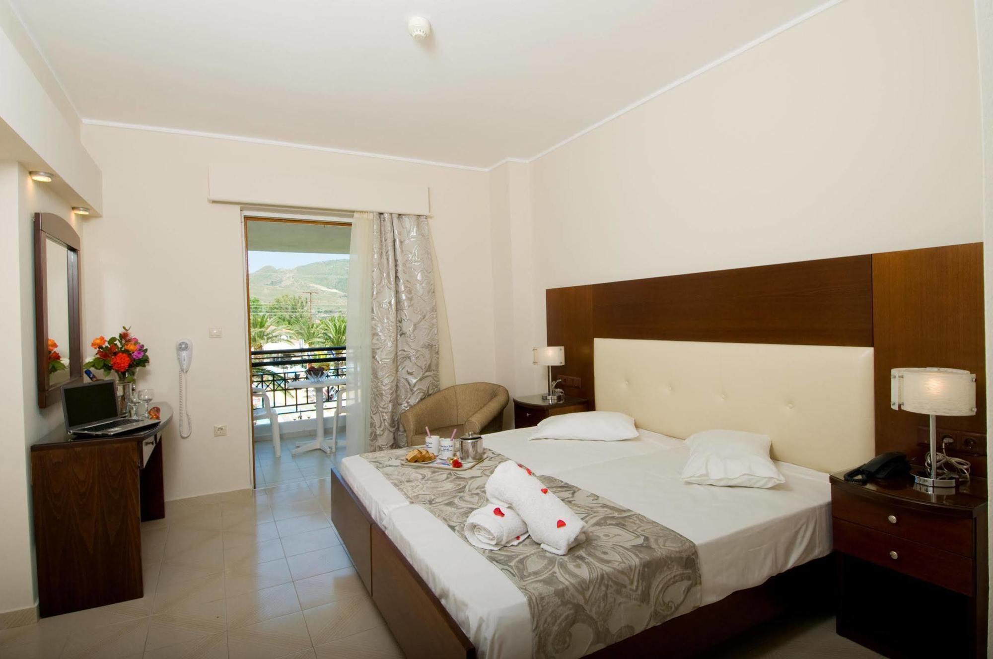 Golden Sun - Adults Only Hotel