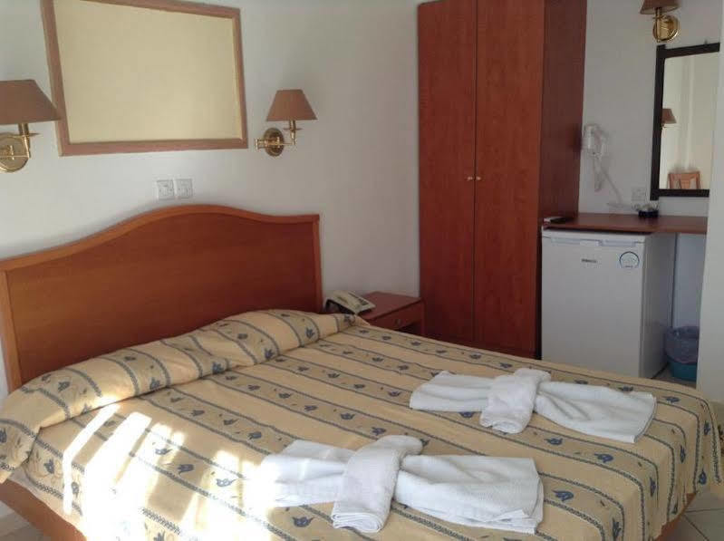 Meltemi Hotel 2*