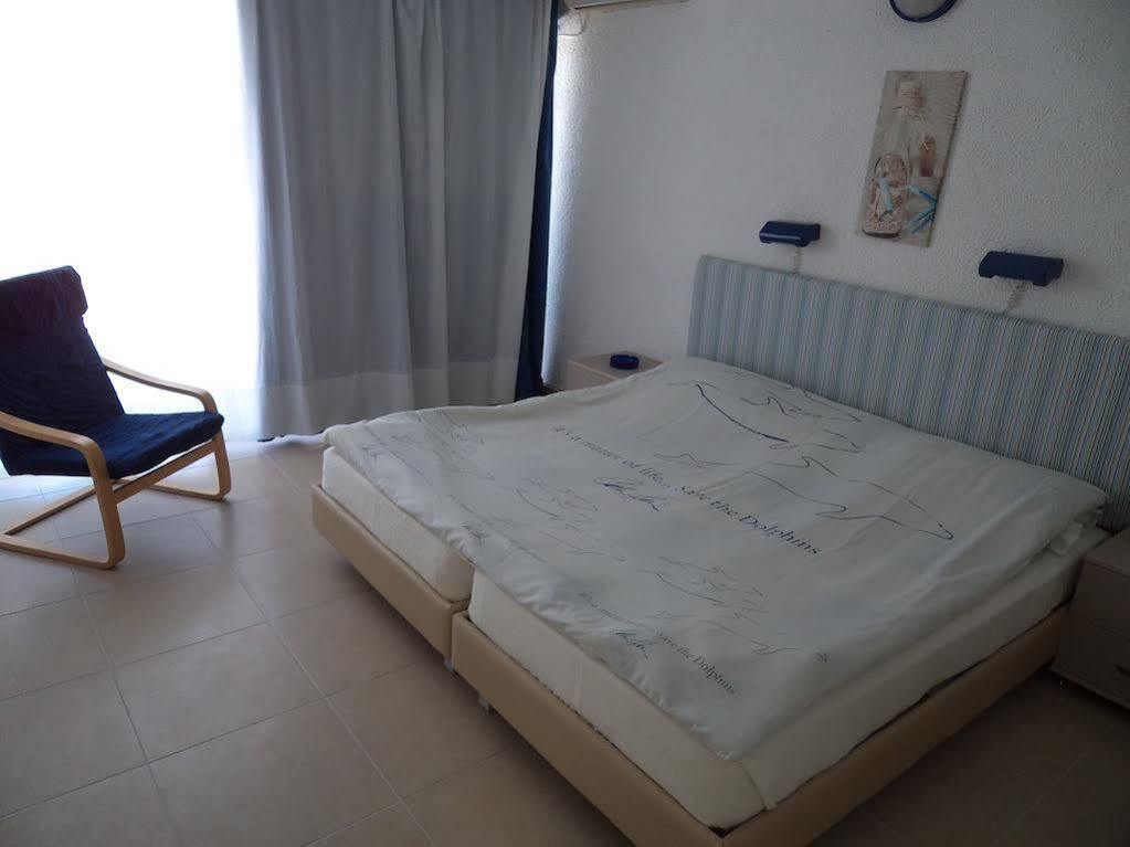 Christiana Aparthotel 2*