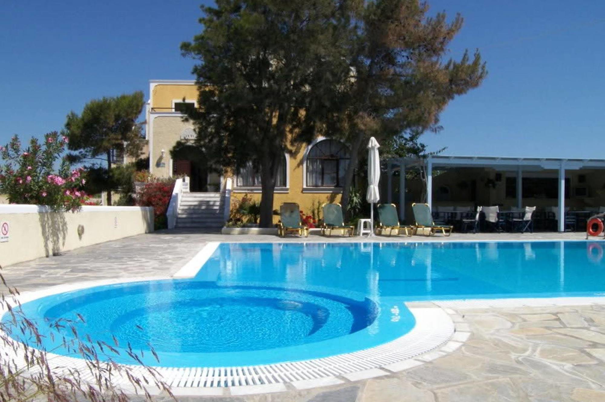 Alia 3* Kamari (Santorini)