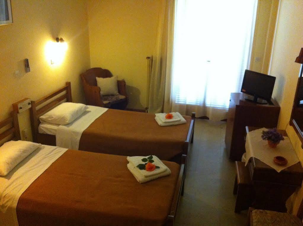 To Kyma Hotel