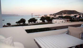 Pente Elies Milos Hotel