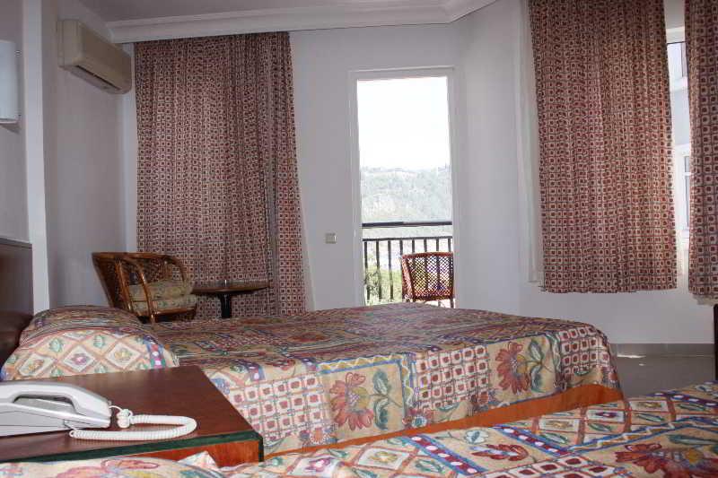 Hotel Aroma 2*