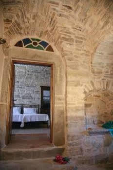 Vouno Village Hotel