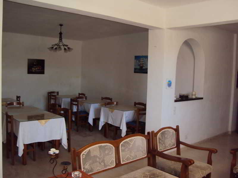 Privee Santorini