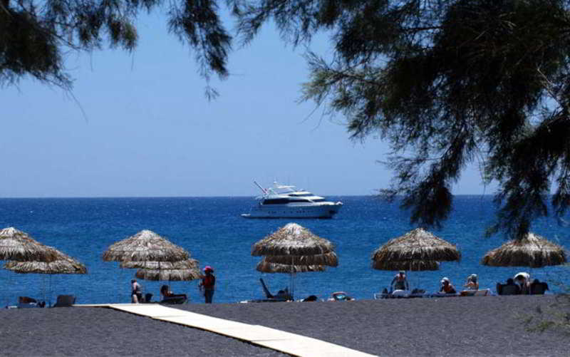 Privee Santorini Hotel