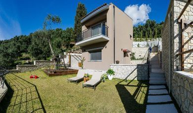 Topos Apartment