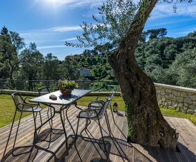 Topos Apartment