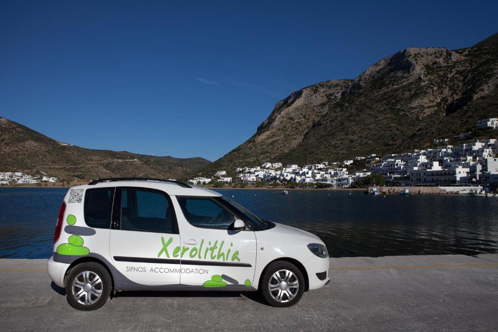 Xerolithia 2*