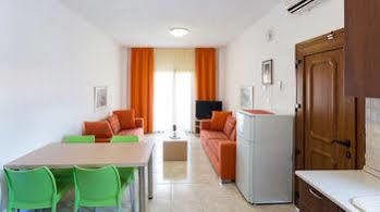 Akrathos Apartment *