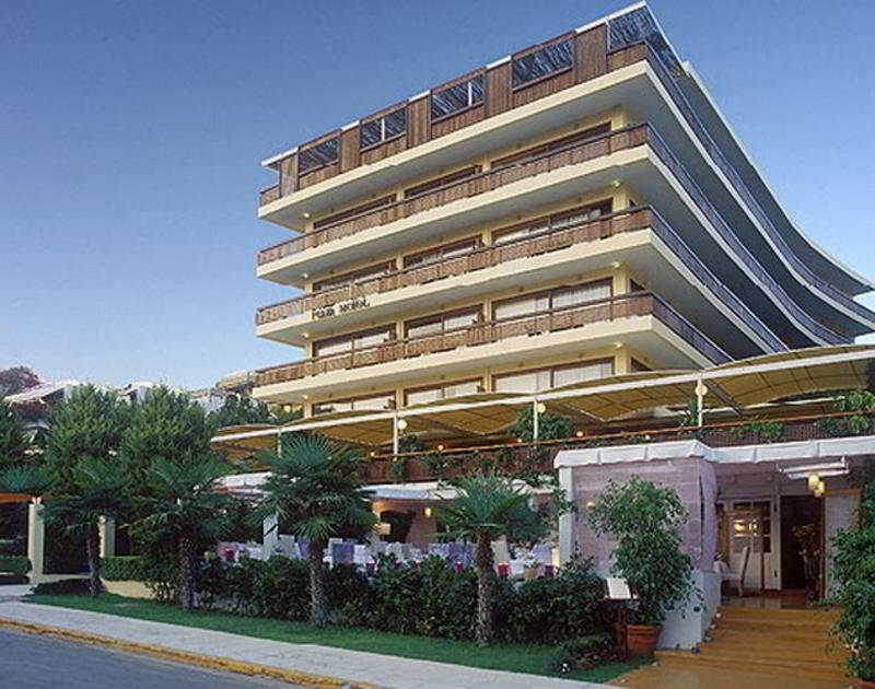 Plaza Vouliagmeni Strand 4*