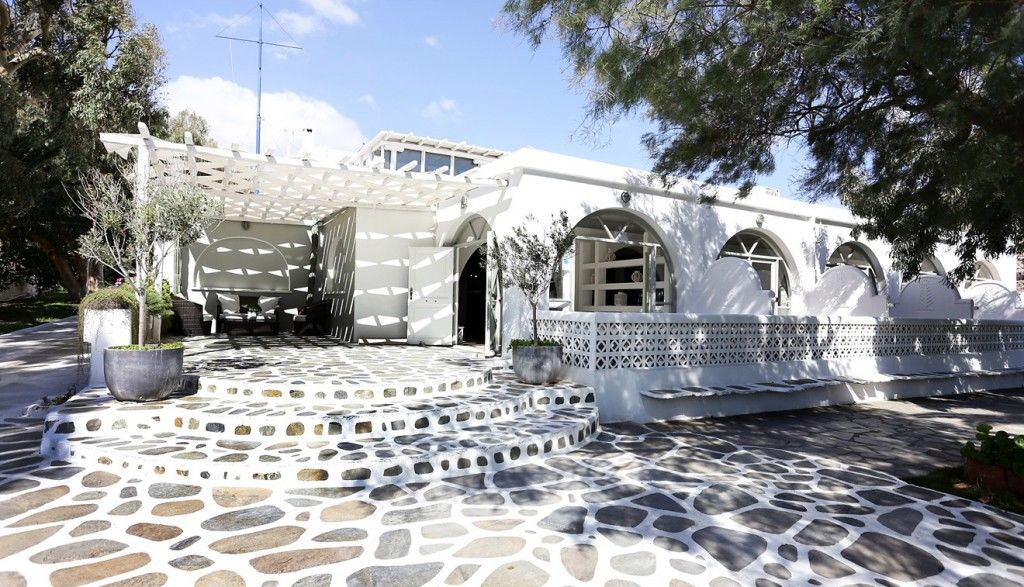 Aphrodite & Mykonos Town