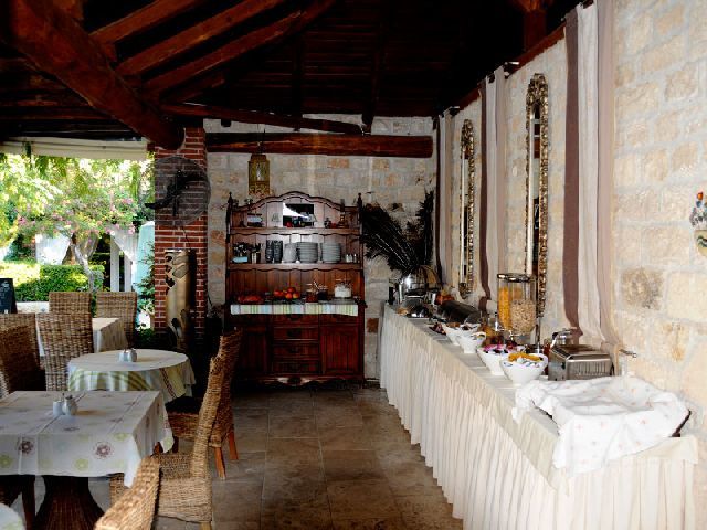 Achtis Boutique