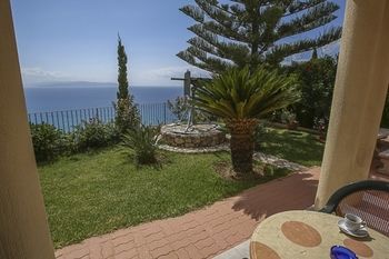 Garbis & Lourdata (Kefalonia)