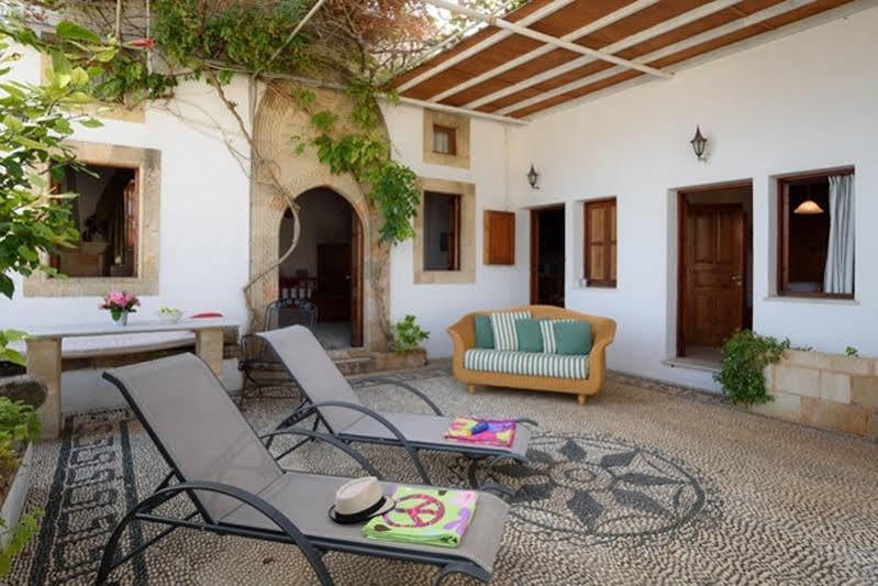 Apartment Meandros Suites *