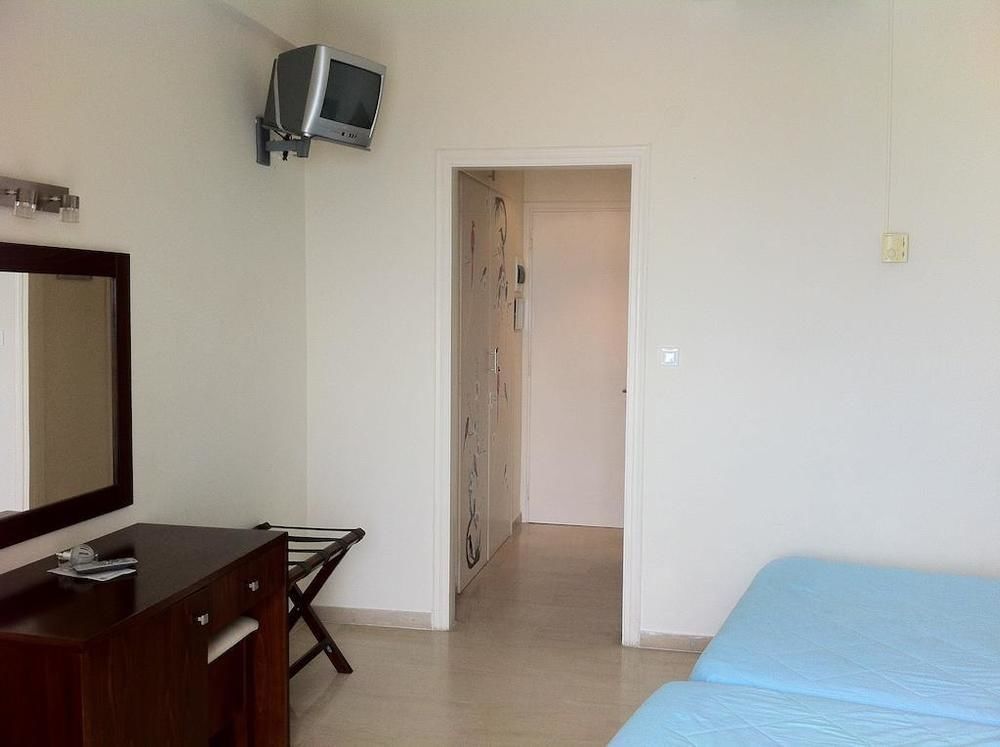 Hotel Dassia Beach Hotel 2*