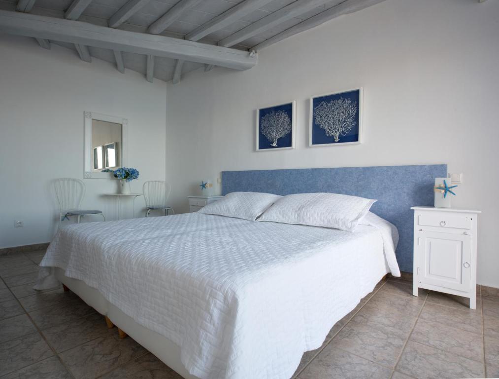 Mykonos Thea * Agios Sostis (Mykonos)