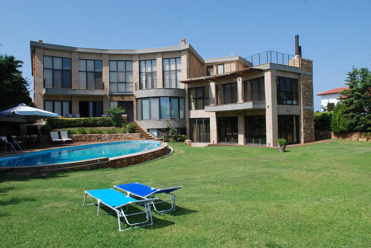 Villa Castle On The Edge Of The Sea *