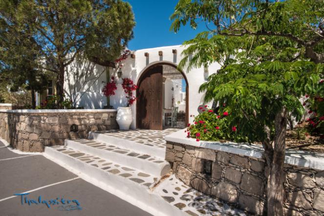 Thalassitra Village Adamantas (Milos)