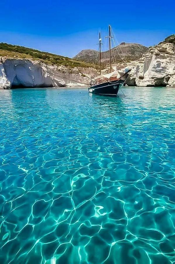 Thalassitra Village Adamantas (Milos)