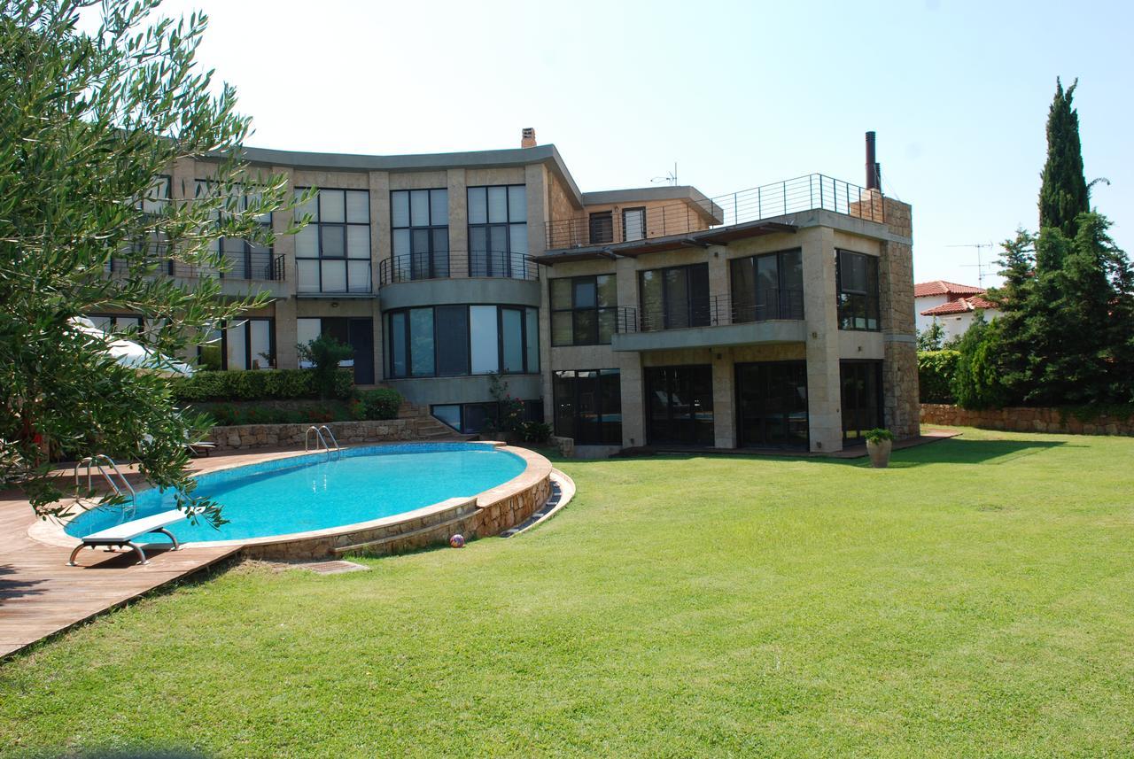 Castle On The Edge Of The Sea Villa *