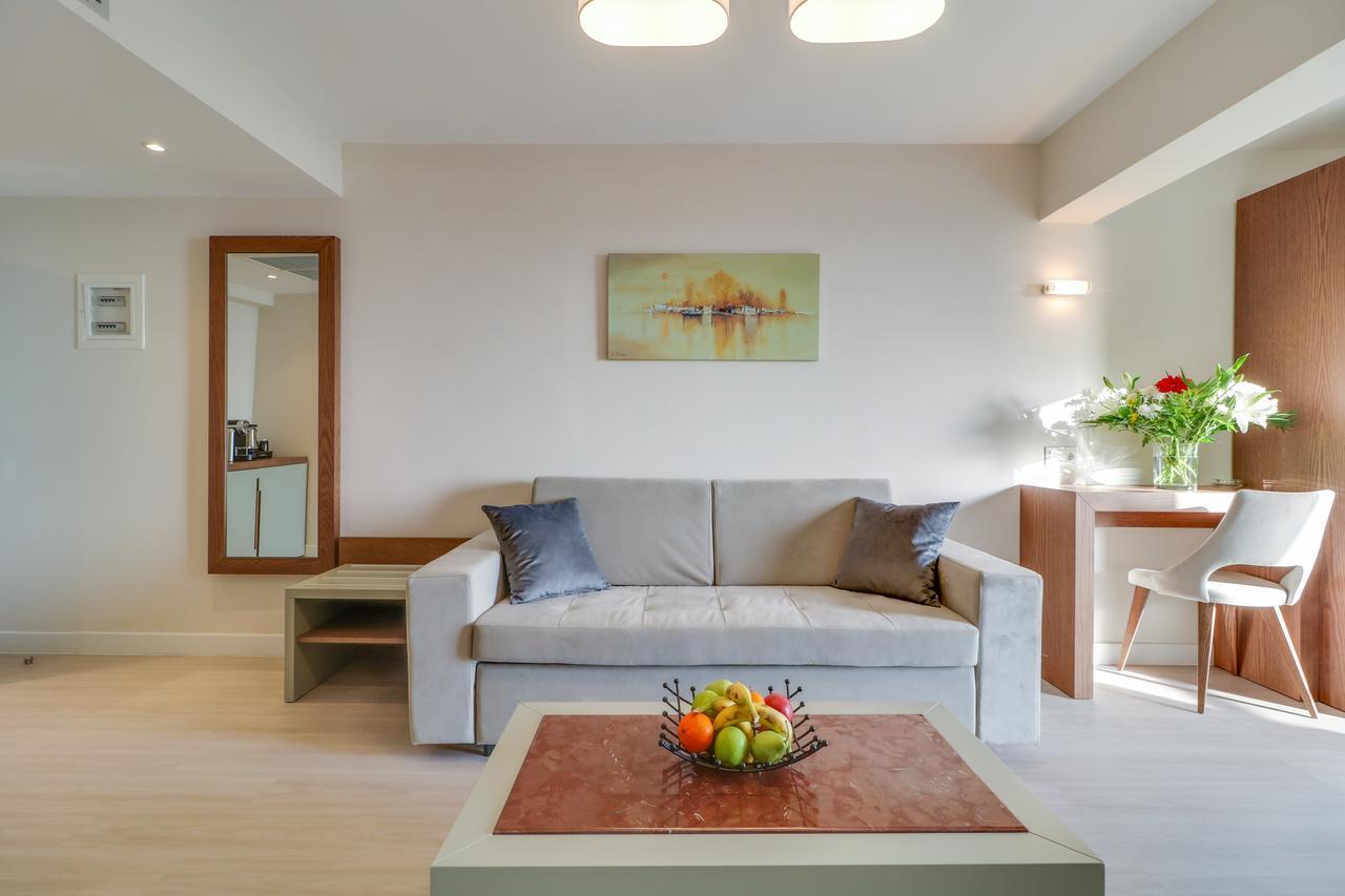 Palace Glyfada 4*