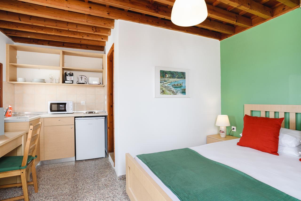 Meandros Suites