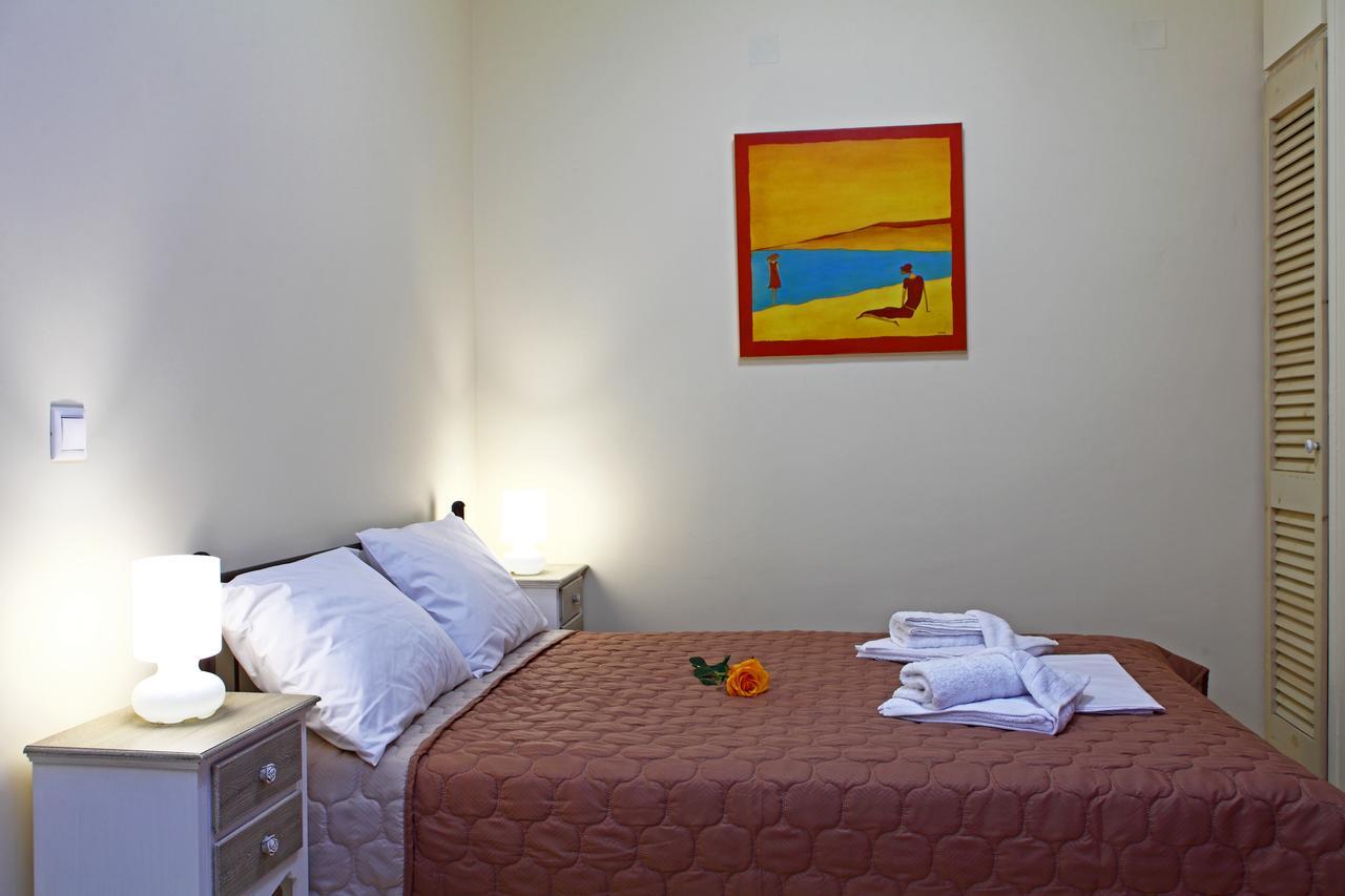 Aparthotel Niriides 3*