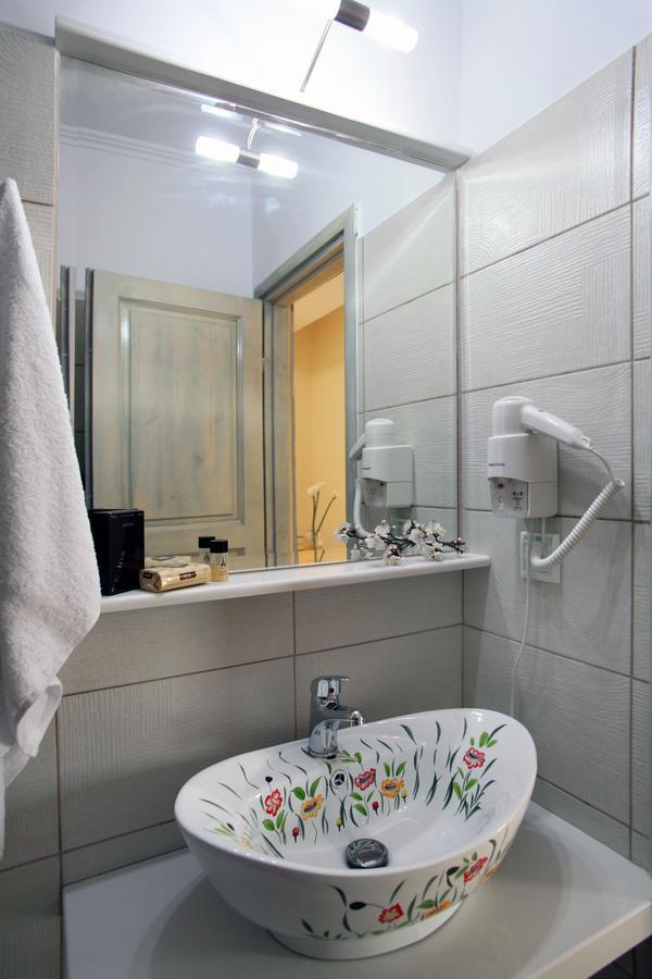 Niriides Aparthotel 3*