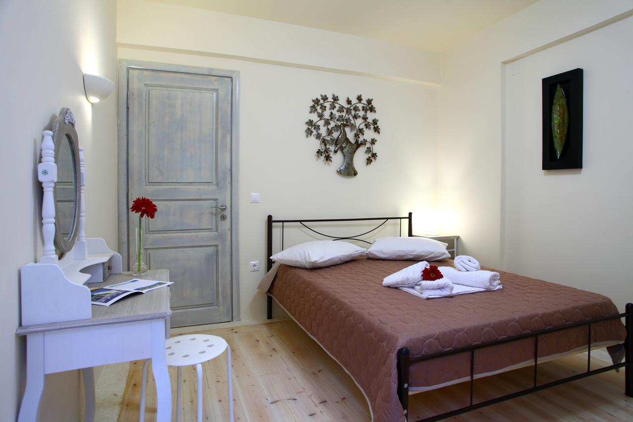 Aparthotel Niriides