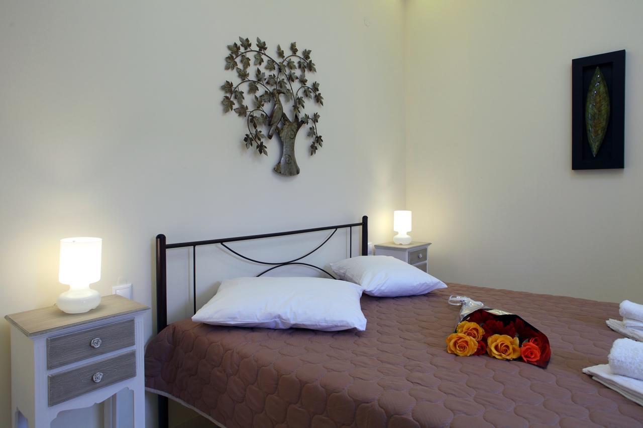 Niriides Lefkada City