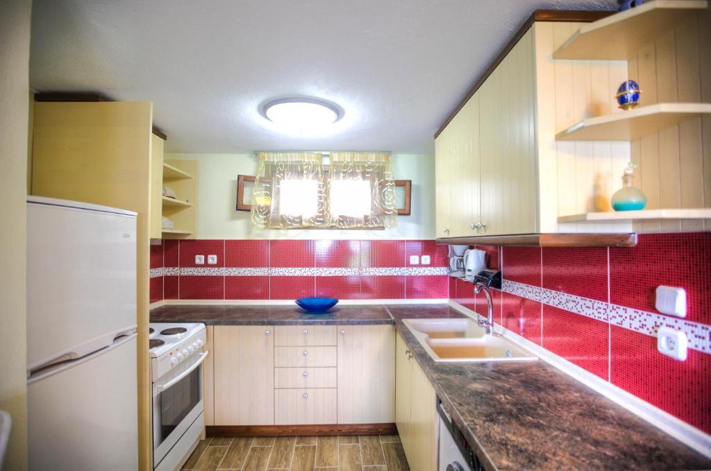Apartment Anna Karra & *