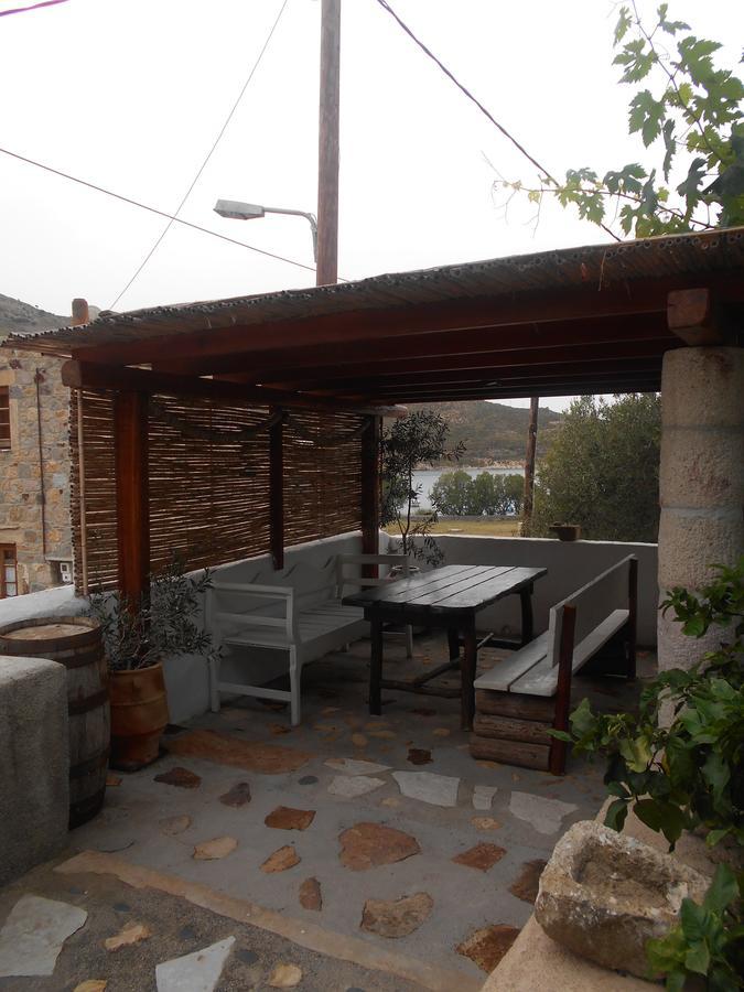 Guest house Patmos Mathios Studios- Sapsila