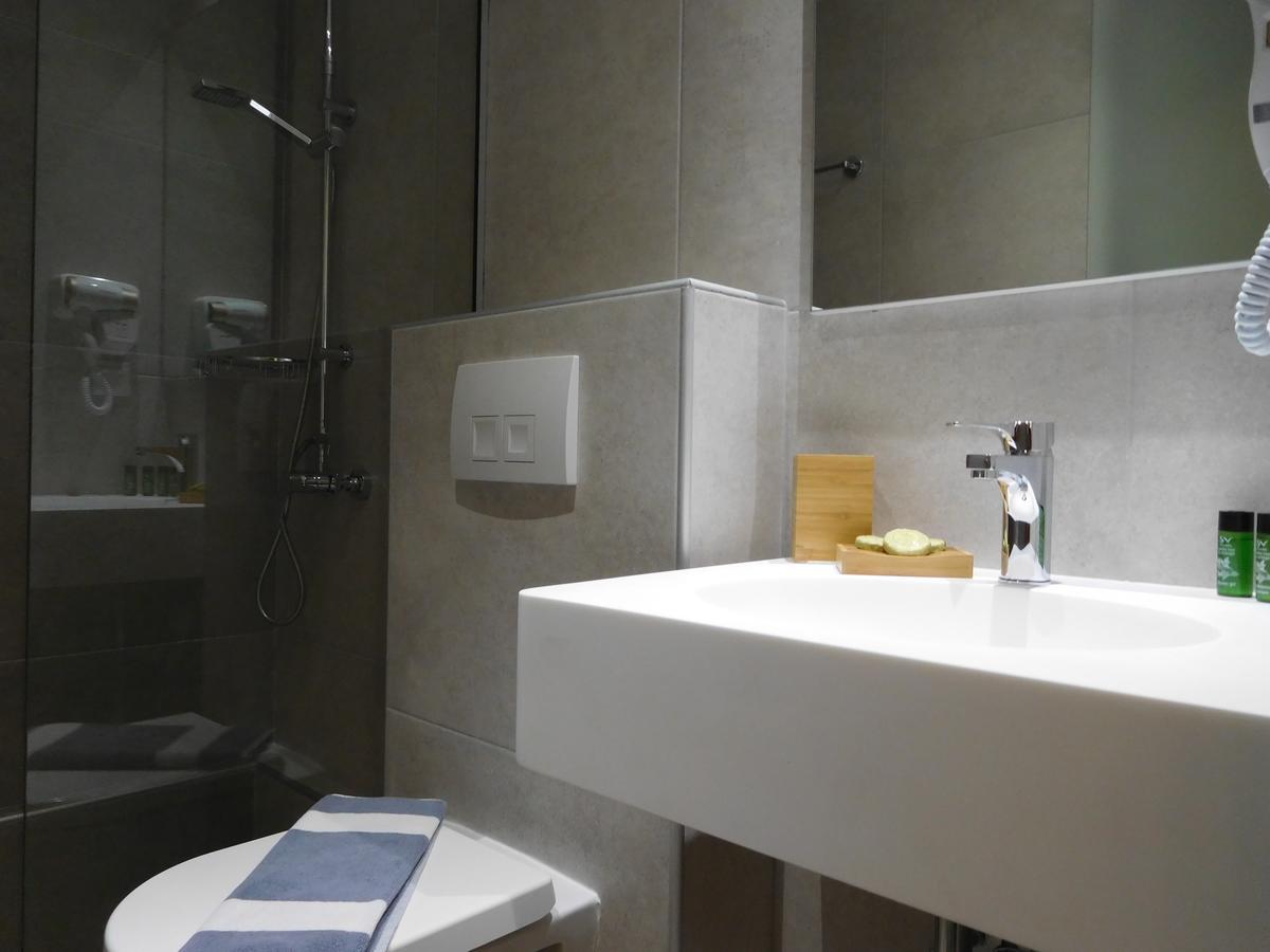 Vozina Aparthotel *