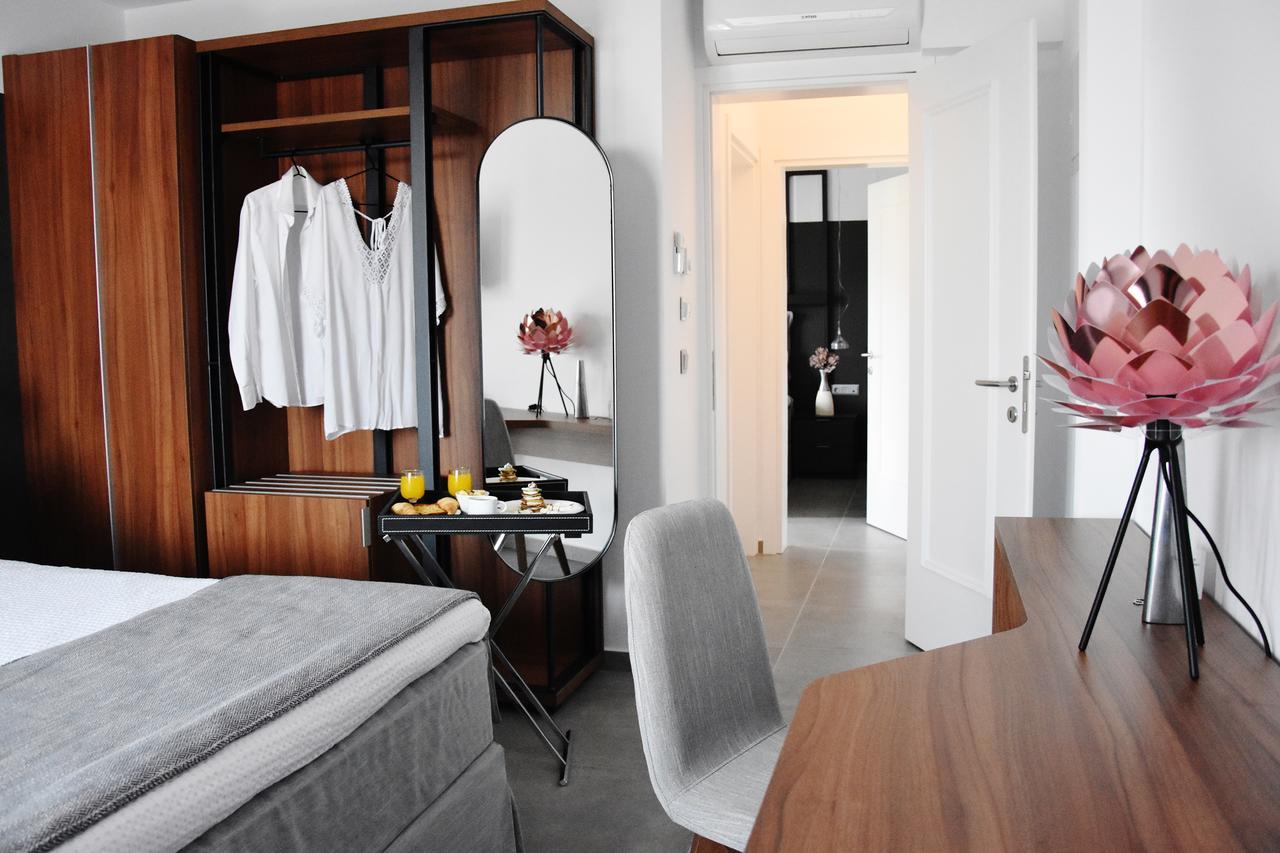 Alexander Apartment *