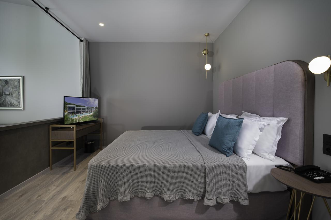 Lagomandra Beach Hotel Hotel 4*