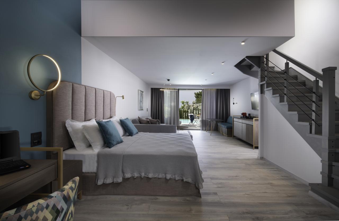 Hotel Lagomandra Beach Hotel 4*