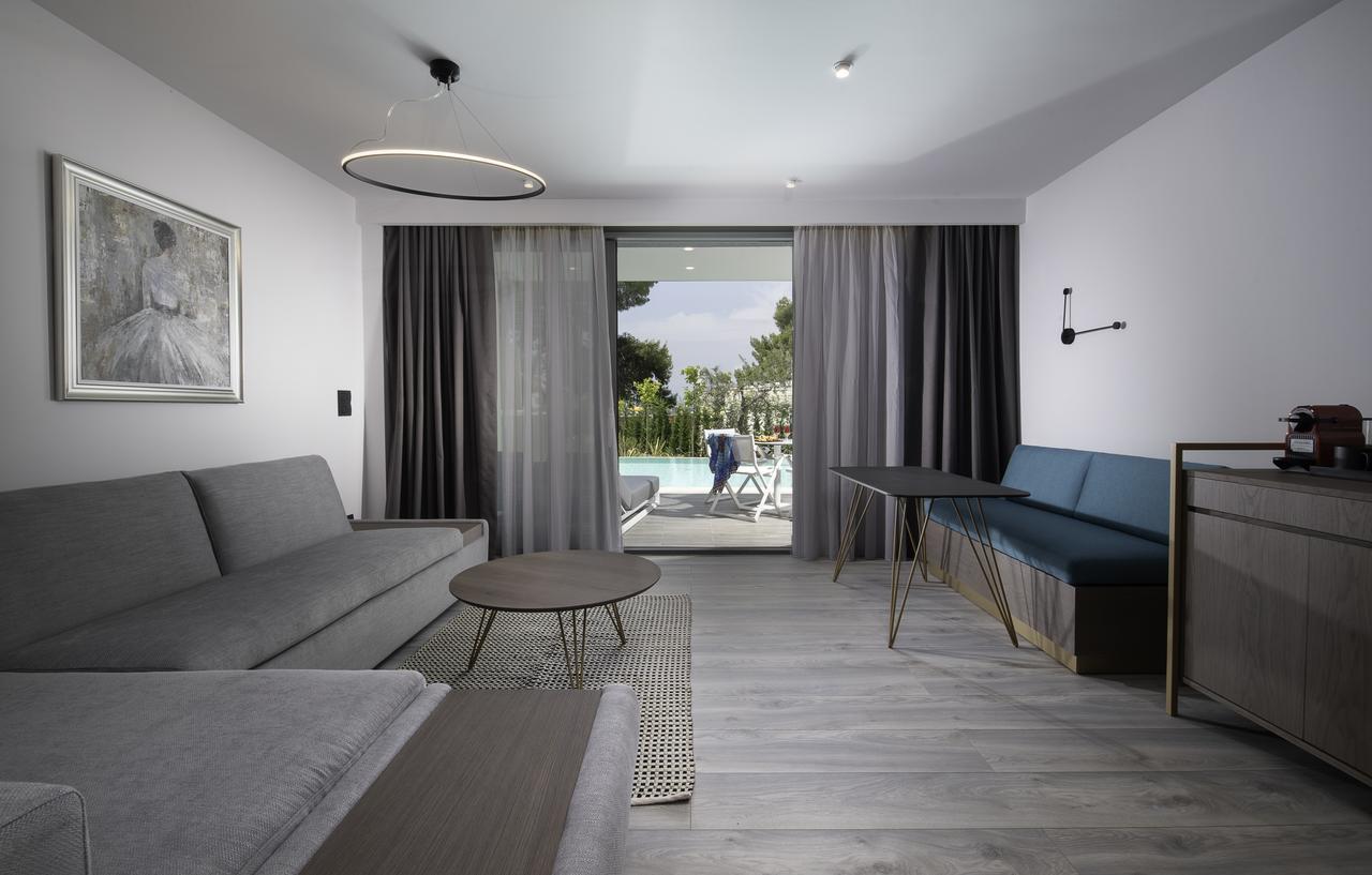 Lagomandra Beach Hotel Hotel 4*